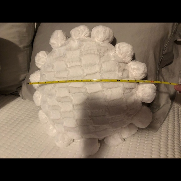 Throw Pillow - White Faux Fur Sun/Flower Pillow - Picture 4 of 4